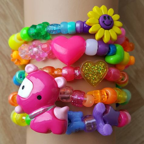 Cutecore Kandi, Kandi Scene, Kandi Kid Aesthetic, Lorenzo Antonio, Kandi Bracelets Ideas, Kandi Singles Ideas, Clowncore Kandi Bracelets, Decora Accessories, Gloomy Bear Kandi Cuff