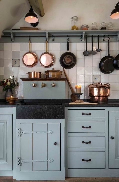 Dutch Kitchen Ideas, Dutch Tiles Kitchen, Dutch Kitchen Design, Rustic Kitchen Tiles, Kitchen Accessories Design, Dutch Kitchen, Bathroom Vintage, Dutch Tiles, New House - Kitchen