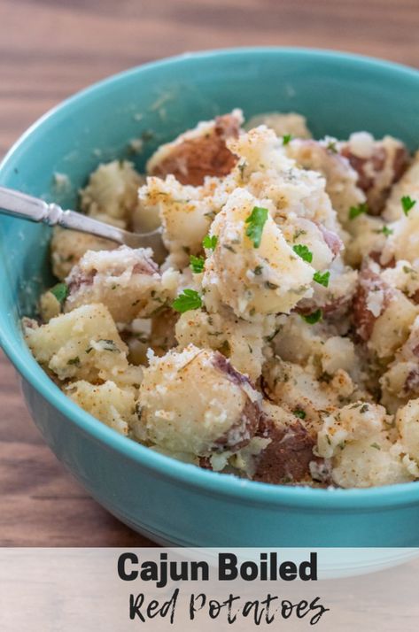 This recipe for Cajun Boiled Red Potatoes taste like potatoes from a crawfish or seafood boil.   #sidedish #sidedishrecipes #cajun #potatoes #recipe #crawfishboil #seafoodboil #seafood Crawfish Boil Sides, Cajun Dinner, Boiled Red Potatoes, Deli Salad, Seafood Broil, Cajun Boil, Cajun Potatoes, Cajun Seafood Boil, Ragin Cajun