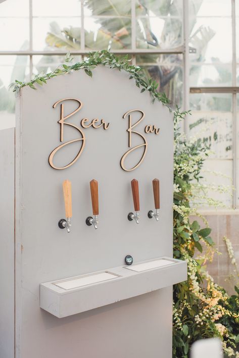 Beer Cart Wedding, Beer Tap Wall Wedding, Mini Bar Wedding, Wedding Drink Cart, Mobile Bar For Wedding, Diy Mobile Cart, Beer Station Wedding, Beer Wall Wedding, Wedding Beer Bar