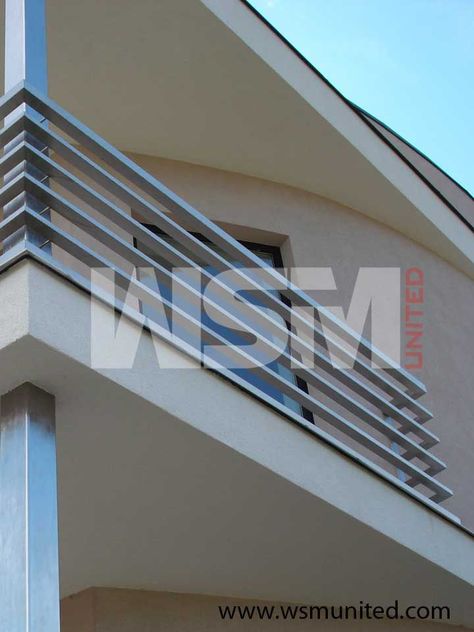 Balcony Railing Design Modern, Reling Design, Contemporary Balcony, Glass Balcony Railing, Iron Balcony Railing, Steel Railing Design, Outdoor Stair Railing, Deck Railing Design, Glass Balcony