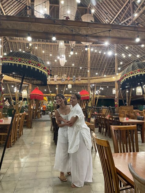 bale udang restaurant bali indonesia holiday vacation mother daughter photo idea duo time white outfit Indonesia Outfit Ideas, Bali Indonesia Outfit Ideas, Mother Daughter Vacation, Daughter Photo Ideas, Mother Daughter Photos, White Outfit, Holiday Vacation, Mother And Daughter, Photo Idea