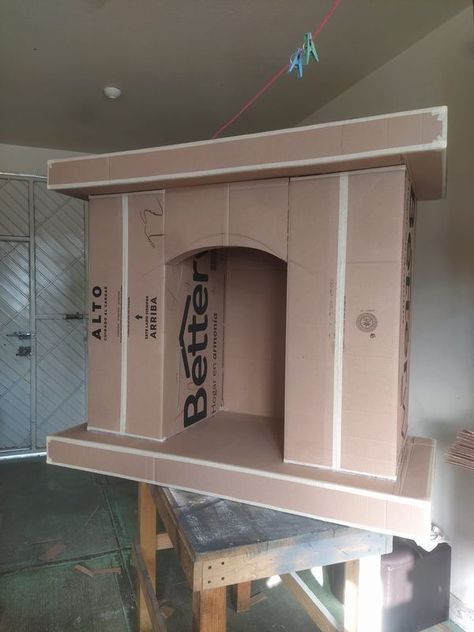 Fake Christmas Fireplace, Faux Fireplace Diy Cardboard, Fake Fireplace Diy, Faux Fireplaces, Diy Christmas Fireplace, Xmas Fireplace, Cardboard Fireplace, Carton Diy, Fake Fireplace