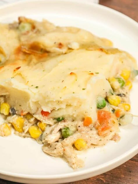 Chicken Shepherds Pie, Chicken Shepherd's Pie, Shepherd Pie, Recipes Using Rotisserie Chicken, Shredded Rotisserie Chicken, Easy Chicken Casserole Recipes, Chicken Fajita Casserole, Chicken Bacon Ranch Casserole, Chicken Casserole Easy