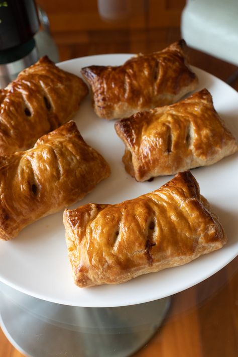 Chicken Curry Puffs - Onolicious Hawaiʻi Singaporean Breakfast, Chicken Curry Puffs, Chicken And Potato Curry, Hawaii Recipes, Curry Puffs, Chicken Puffs, Chicken And Potato, Potato Puffs, Easy To Make Snacks