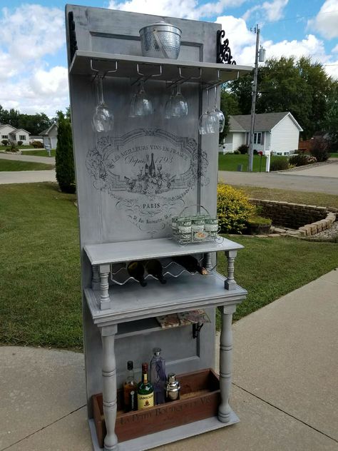 Tables Made From Old Doors, Vintage Doors Repurposed, Old Door Tables, Door Tables, Wine Door, Old Door Decor, Old Door Projects, Door Diy Projects, Inside Furniture