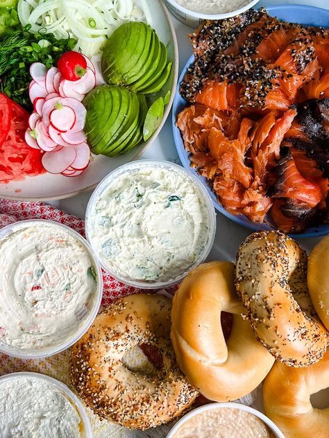 (1) How to Build the Perfect Bagel Board 🥯 Bagel Bar Toppings, Bagel Board Brunch, Bagel Charcuterie Board Ideas, Bagels Toppings, Bagel Platter, Bagel Board, Bagel Spread, Bagel Bar, Bagel Toppings