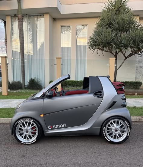 Small Cars For Women, Mercedes Smart, Car Convertible, Small Electric Cars, Small Vehicles, Smart Cars, Benz Smart, Microcar, Cycle Car