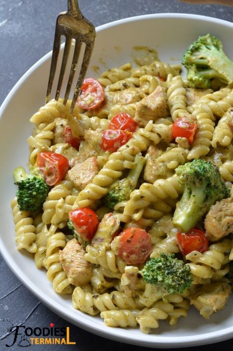 Instant Pot Pesto Chicken, Chicken Pesto Sandwich, Creamy Pesto Chicken Pasta, Real Food Dinner, Chicken With Italian Seasoning, Cooked Pasta, Creamy Pesto, Pesto Chicken Pasta, Healthy Instant Pot Recipes