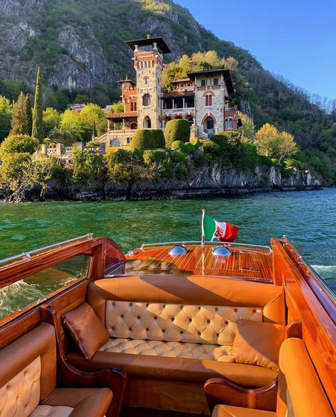 Lac Como, Lake Como Italy, Italy Holidays, Italy Aesthetic, Como Italy, Beautiful Sights, Italian Summer, Lake Como, Pretty Places