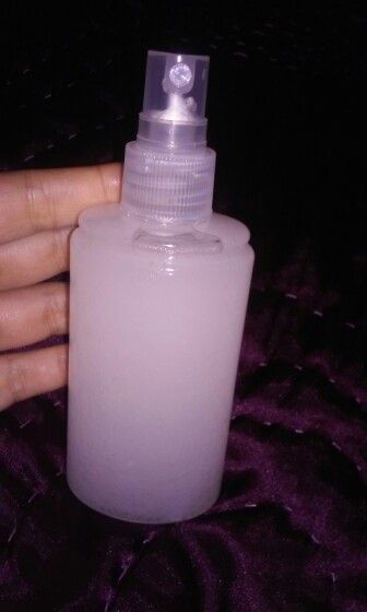 Coconut oil hair spray!! ..All you need is coconut oil and water put into a spray bottle and microwave for usage about 15 seconds.. because coconut oil tends to harden at typically 74° Oil And Water, Coconut Oil Hair, Oil Hair, Oil Mix, Hair Spray, Hair Oil, In Water, Spray Bottle, For Hair