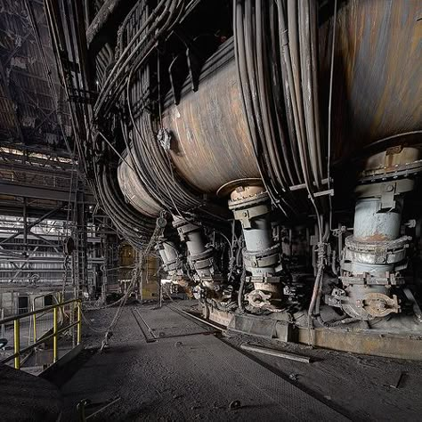 Daniel Barter's "Super Heated Metal" Subversive Photography, Industrial Environment, Blast Furnace, Abandoned Factory, Industrial Architecture, Old Factory, Industrial Photography, Space Ships, Wow Art