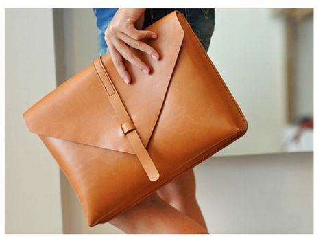 leather clutch Macbook Air Bag, Kelly Bag, Envelope Clutch, Leather Projects, Bagpack, Beautiful Bags, Leather Purse, Leather Clutch, Clutch Handbag