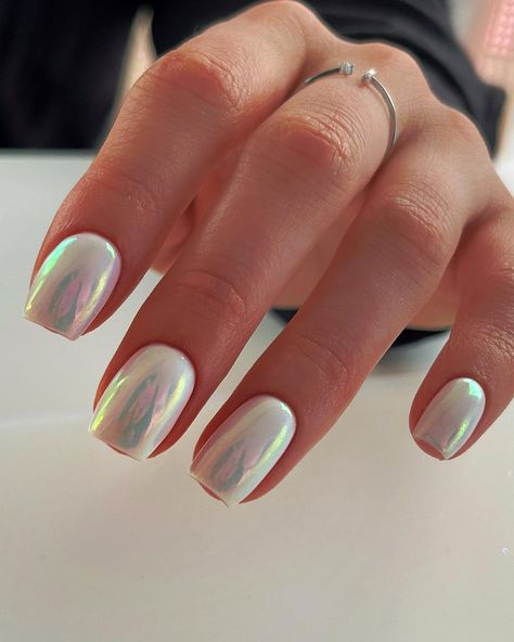 23 White Chrome Nails 2024: Dazzling Trends for Stylish Manicures - divagaze.com White Chrome Nails, Chrome Nail Art, Romantic Nails, Latest Nail Trends, Short Coffin, Gel Glue, Nails Press, Short Coffin Nails, White Chrome