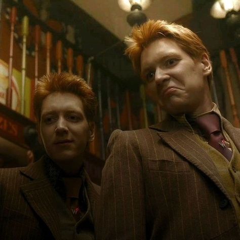 Weasley Brothers, Harry Potter Half Blood Prince, Young Sirius Black, Lissie Mackintosh, Freddie My Love, Harry Potter Hogwarts Legacy, Fred George Weasley, Harry Potter Wiki, Oliver And James Phelps