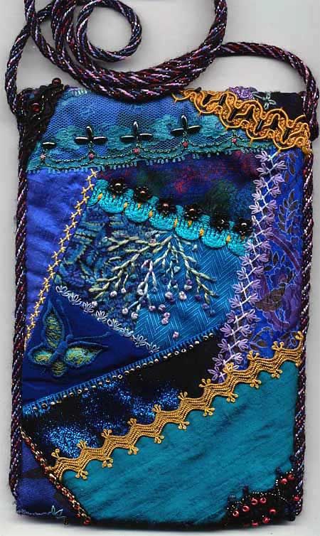 blue tone crazy Quilt Pouch, Crazy Quilt Tutorials, Crazy Quilts Patterns, Crazy Quilt Stitches, Sac Diy, Crazy Quilt Blocks, Crazy Patchwork, Crazy Quilting, Fabric Purses