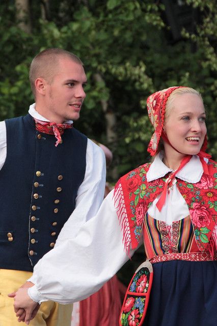 Swedish Traditional Dress, Swedish Folk Dress, Traditional Swedish Clothing, Swedish Traditional Clothing, Nordic Women, Swedish People, Sweden Clothing, Swedish Dress, Scandinavian Costume