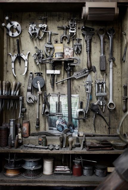 Mechanics Aesthetic, Mechanic Shop, Mechanic Garage, Motorcycle Garage, Lemony Snicket, Mechanic Tools, Old Tools, Garage Tools, Garage Shop