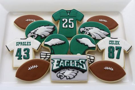 Eagles Football Party, Philadelphia Eagles Cake, Jersey Cookies, Football Sugar Cookies, Super Bowl Cookies, Philadelphia Eagles Jersey, Football Cookies, Blackberry Cake, Philly Eagles