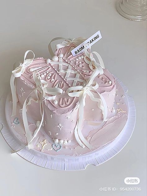 Bubble Birthday Cake, Birthday Cake Aesthetic, Cute Converse Shoes, Pop Cakes, Pastry Design, Bubble Birthday, Cake Aesthetic, Food Photoshoot, Photos Aesthetic