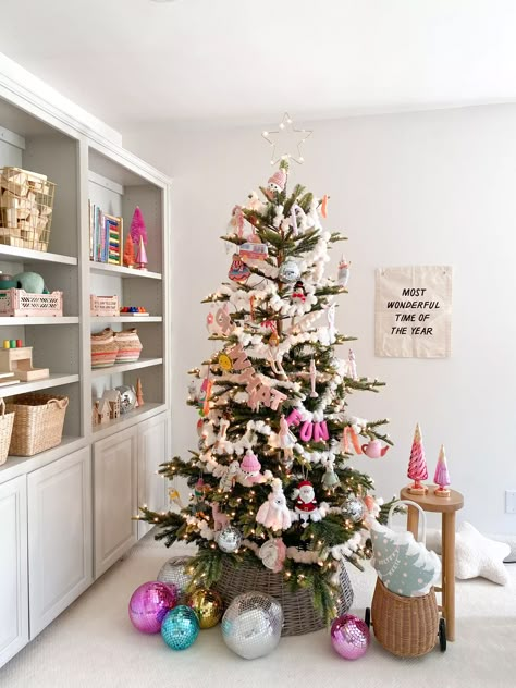 Playroom Tree, Colorful Christmas Tree Decor, Pink Christmas Tree Decorations, Boyfriend Christmas Card, Christmas Tree Inspo, Anthropologie Christmas, Rabbit Christmas, Christmas Trees For Kids, Preppy Christmas