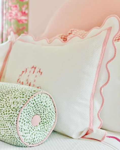 MADRE Dallas on Instagram: “Cute as a 💕B U T T O N💕 . . . . . . #interiordesigner #smploves #mysouthernliving #livebeautifully #dallasinteriors…” Madre Dallas, Big Girl Room Decor, University House, Pink And Green Nursery, Nyc Rooms, Monogram Bedding, Girl Room Inspiration, Girls Room Design, Interior Finishes