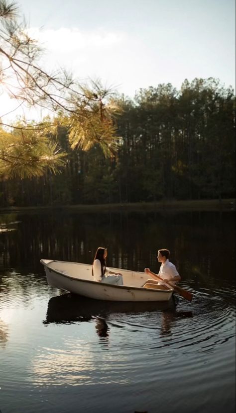 Row Boat Proposal, Camping Prenup, Boat Engagement Photos, Boat Photoshoot, Wedding Photography List, Lake Theme, Lake Engagement Photos, Adventures In Babysitting, Family Wedding Photos