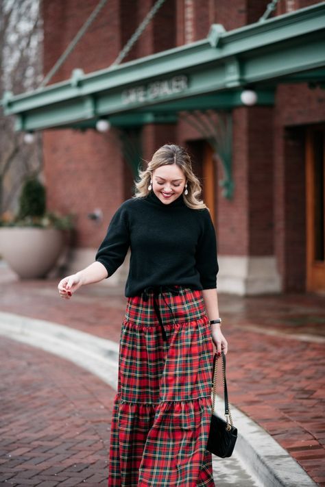 Plaid Christmas Outfit, Christmas Holiday Outfits, Cozy White Sweater, Plaid Maxi Skirt, Red Plaid Pants, Tartan Clothing, 2023 Aesthetic, Statement Skirt, Red Plaid Shirt