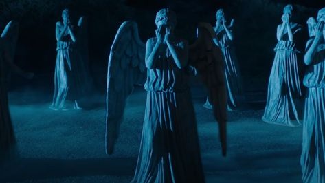 Doctor Who Screencaps, Doctor Who Laptop Wallpaper, Doctor Who Header, Weeping Angel Aesthetic, Doctor Who Shifting, Doctor Who Wallpaper Desktop, Dr Who Aesthetic, City Spies, Doctor Who Enemies