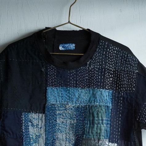 JunAle on Instagram: "*One & Only  Boro Sashiko Tee. Thd front body is finished with patch cloth and hand-stitchied one by one.  Size: JP M length: 67cm chest: 51cm shoulder: 45.7cm sleeve: 18.5cm  #sashiko #sashikostitching #dyneema" Boro Sashiko, Jeans Custom, Sashiko Embroidery, Hand Embroidery Patterns, One By One, Clothing Ideas, Hanging Baskets, Denim Outfit, Embroidery Patterns