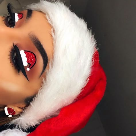 Santa Makeup, Christmas Eye Makeup, Christmas Looks, Makeup Christmas, Christmas Makeup Look, Bold Eye Makeup, Favorite Christmas Songs, Dipbrow Pomade, Anime Nails