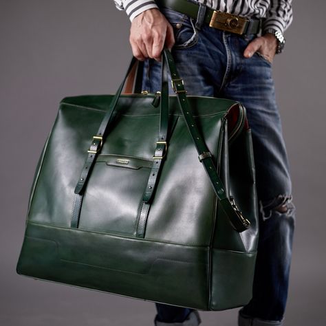 Luxury Leather Duffle Bag Functional Style, High-end Leather Travel Bag, Luxury Leather Modern Duffle Bag, Luxury Rugged Leather Travel Bag, Luxury Green Leather Duffle Bag, Leather Bag Design, Leather Backpack For Men, Leather Duffel Bag, Leather Duffel