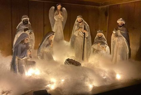 Nativity Sets Display, Christmas Crib Ideas, Scene Diy, Nativity Scene Diy, Crib Ideas, Christmas Crib, Nativity Stable, Lights Wedding Decor, Lights Wedding