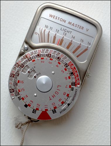 An Advanced Guide to Light Metering in Photography Light Meter Photography, Metering Photography, Fotocamere Vintage, Best Landscape Photography, Photography Assignments, Photo Software, Photo Lens, Photography Settings, Light Meter