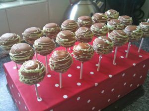 Cake Pops Stand, Diy Cake Pop Stand, Cake Pops Diy, Cake Pop Ideas, Baby Cake Pops, Fun Cake Pops, No Bake Cake Pops, Apple Cake Pops, Spa Cake