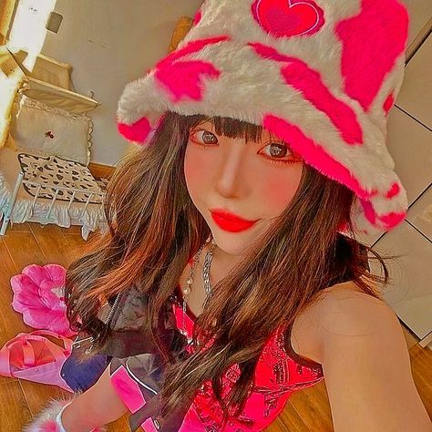 Ulzzang indie kid icon #sharluvie Soft Pp, Lovecore Aesthetic, Indie Girl, Uzzlang Girl, Kids Icon, Indie Kids, Festival Captain Hat, Captain Hat, Crochet Hats