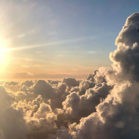 Cloud Pfp Aesthetic, Aesthetic Sky Clouds, Sunny With Clouds Aesthetic, Green Screen Photo, Clouds Aesthetic Plane, Blue Sky With Clouds Aesthetic, Blue Sky Clouds Aesthetic, Light Blue Aesthetic, Sky Pictures