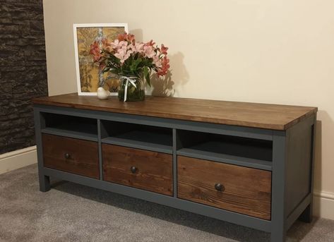 Tv Stand Renovation, Tv Unit Upcycle Diy Projects, Tv Stand Repurpose Ideas, Tv Stand Refinishing Ideas, Upcycled Furniture Tv Cabinet, Tv Stand Paint Ideas, Ikea Hemnes Tv Stand Makeover, Ikea Tv Stand Makeover, Tv Stand Flip