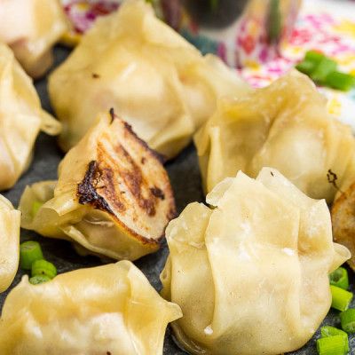 Ground Turkey Wontons, Ground Turkey Wonton Recipes, Turkey Wontons, Turkey Potstickers, Chicken Pot Stickers Recipe, Mongolian Noodles, Beef Mongolian, Pot Stickers Recipe, Asian Stir Fry Sauce