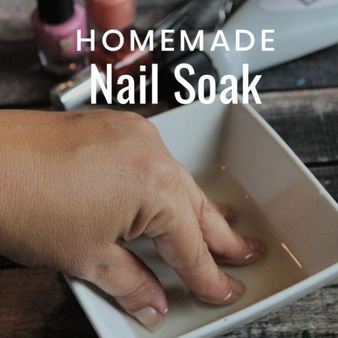 Wondering how to strengthen nails? Wonder no more! This natural nail care recipe will leave you with healthy & strong nails! Coconut Oil Nails, Nail Remedies, Nail Growth Tips, Grow Nails Faster, Food Nails, Natural Nail Care, Nail Soak, Nail Repair, Nail Care Routine