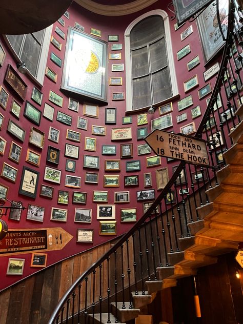 Inside The Merchant’s Arch Bar and Restaurant Dublin Irish Pub Aesthetic, Dublin Ireland Aesthetic, Future Moodboard, Dublin Aesthetic, Irish Summer, Ireland Pubs, Dublin Food, Dublin Restaurants, Arch Bar