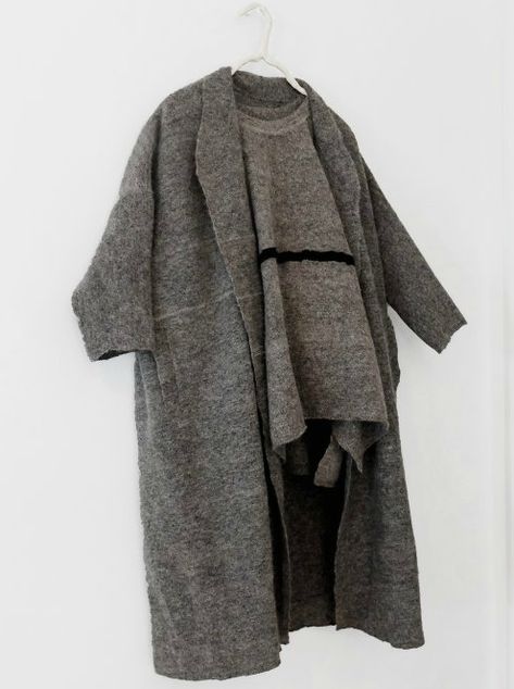 sunwooseo: sunwooseo amy revier. - Purl on Pearl. Amy Revier, Outfits 2017, Original Fashion, Date Outfits, Trendy Clothes For Women, Handmade Knitting, Knitting Inspiration, Art Clothes, Slow Fashion