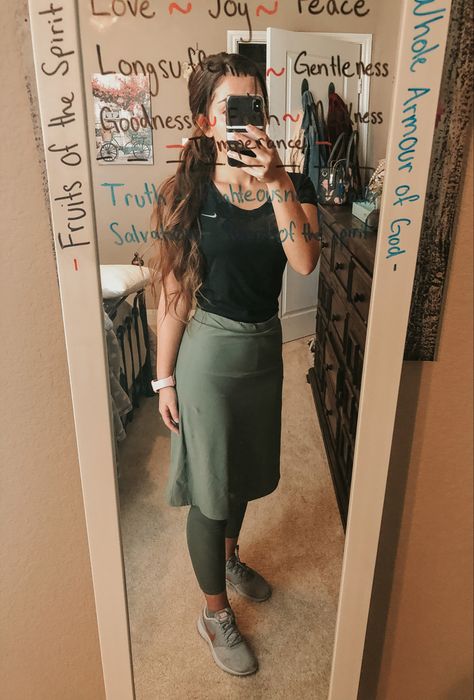 Modest Fitness Outfits, Pentecostal Athletic Outfits, Snoga Athletic Skirt Outfit, Modest College Outfits Skirts, Snoga Athletics Outfits, Christian Skirt Outfits, Workout Fits Aesthetic Modest, Workout Fits Modest, Modest Athletic Skirt