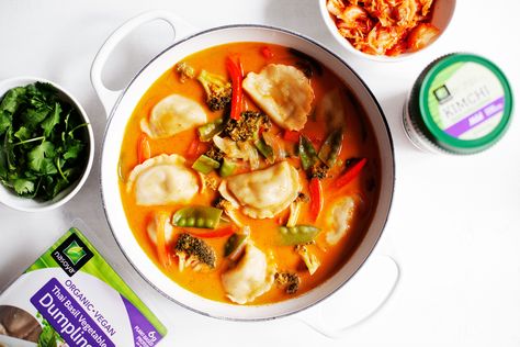 Thai Red Curry Dumpling Soup with Kimchi | Nasoya Soup With Dumplings, Lemongrass Soup, Tofu Recipes Healthy, Vegan Dumplings, Vegetable Dumplings, Soup Dumplings, Dumpling Soup, Homemade Dumplings, Dumplings For Soup