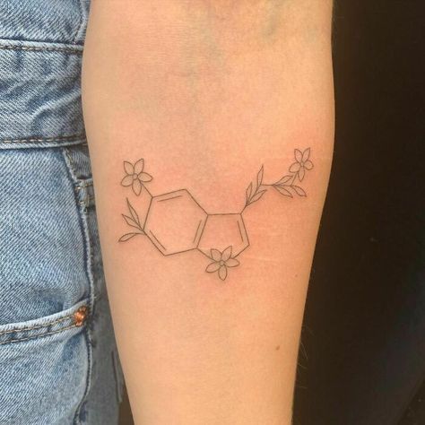 Serotonin Molecule Shoulder Small Tattoo, Tattoo Ideas For Women Shoulder, Small Tattoo Ideas Women, Small Tattoo Designs Unique, Tattoo Ideas For Women Arm, Chemical Structure Tattoo, Arm Small Tattoo, Chemical Tattoo, Tattoo Ideas Women Arm