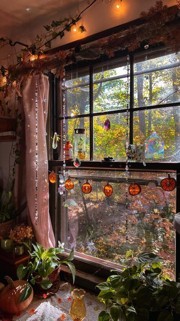 Practical Magic Apartment Aesthetic, Witchy Window Decor, Witchy Farmhouse, Witchy Home Aesthetic, Witchy Cottage, Hippie Home Decor, Room Goals, Dreamy Room, Maximalism