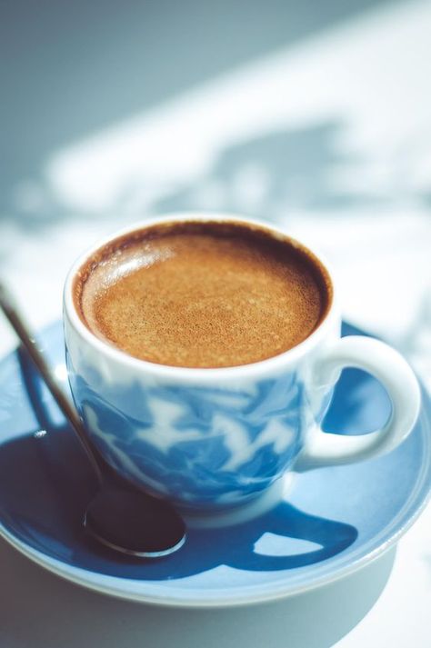 Coffee Inspiration, Blue Morning, Coffee Shot, French Coffee, Coffee Pictures, Coffee Photos, Coffee Heart, Break Time, Coffee Photography