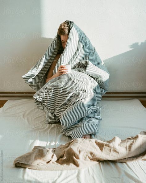 Blanket Reference, Wrapped In Blanket, Tragic Romance, Blanket Photography, Wrapped In A Blanket, Pics Ideas, Poses References, Blanket Wrap, Cozy Blankets