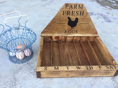 Farmhouse Egg Holder, Chicken Egg Holder Diy, Counter Egg Holder, Diy Fresh Egg Holder, Chicken Decor Diy, Egg Holder Ideas, Diy Egg Holder, Fresh Egg Holder, Egg Holder Diy