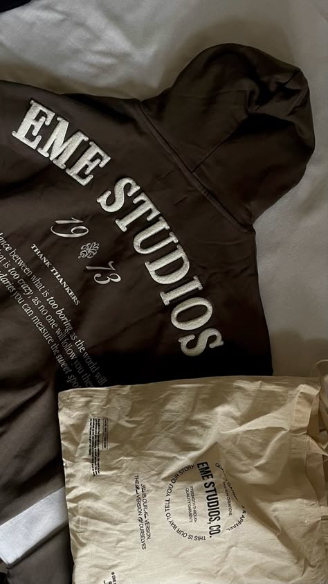 Eme Studios, Hoodie Aesthetic, Concept Clothing, Shirt Design Inspiration, Learning Graphic Design, Clothing Details, Streetwear Tshirt, Zip Up Hoodies, Clothing Co